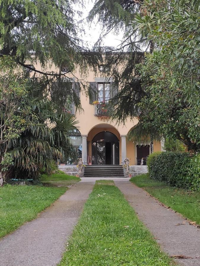 Villa Riva Lago - Apartment With Parking Tavernola Bergamasca Kültér fotó