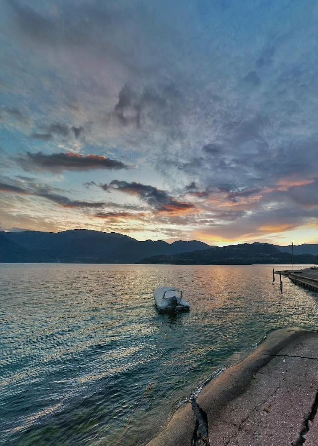Villa Riva Lago - Apartment With Parking Tavernola Bergamasca Kültér fotó